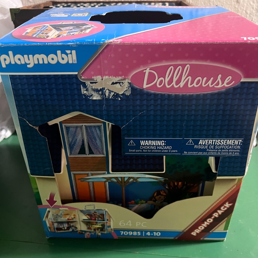 Playmobil Take Along Modern Dollhouse 70985 - Picture 4 of 6